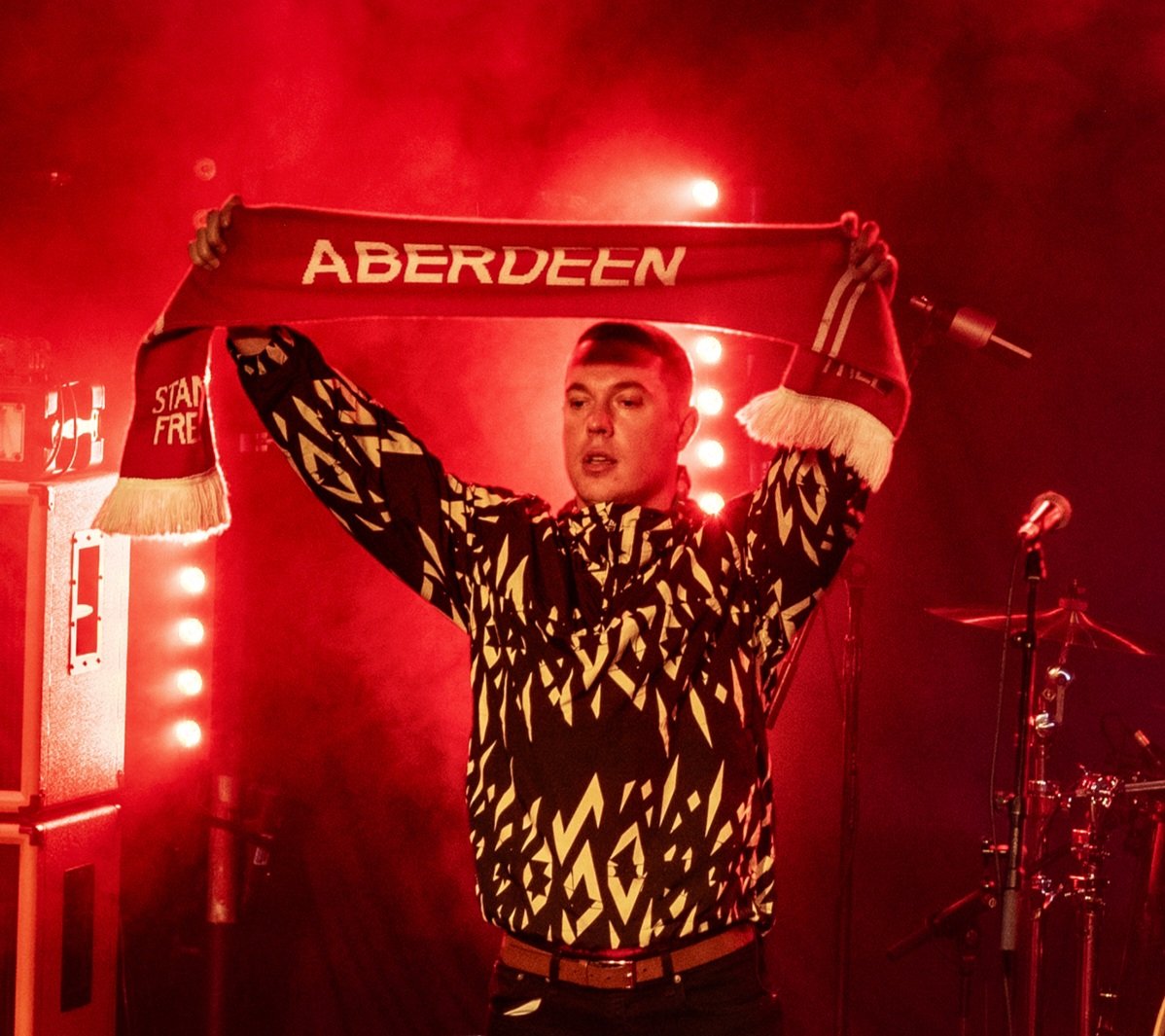 🆎ABERDEEN🆎 

TICKETS FLYING! 

LESS THAN 100 REMAIN 

A week on Saturday at the Beach Ballroom ⛱️ 

Retweet to win a Skylights/Aberdeen retro shirt 

ticketmaster.co.uk/skylights-aber…

📸@JustinLeeming #ASAW