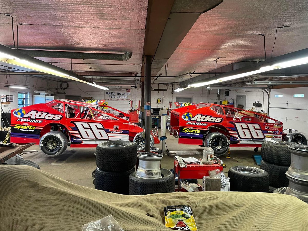 Cryssie618's tweet photo. Next step … LOCK &amp; LOAD @SuperDIRTWeek 

#SuperDirtWeek #Oswego #BillyWhitaker #atlaspaving #lucasoillatemodels #JP66 #tmac https://t.co/3pcka8ir0B