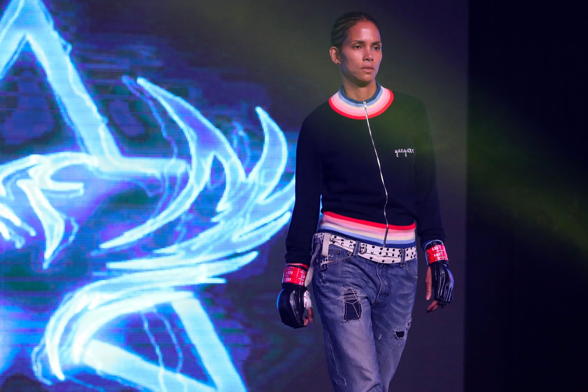 InvictaFights's tweet image. This month in #InvictaFC history: @halleberry filmed for  Bruised  (10/4/2019 #InvictaFC37), @karatehottiemma made her debut  (10/6/2012 #InvictaFC3) on the same card that @JessicaPenne won the atomweight title. And on 10/27/23 for #InvictaFC54 we'll make our East Coast debut!