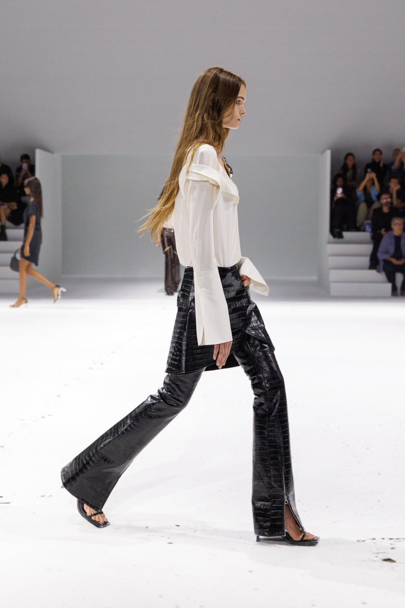 wrkhs's tweet photo. pretty much obsessed with this courreges spring 2024 look https://t.co/ifG5mHm4K4