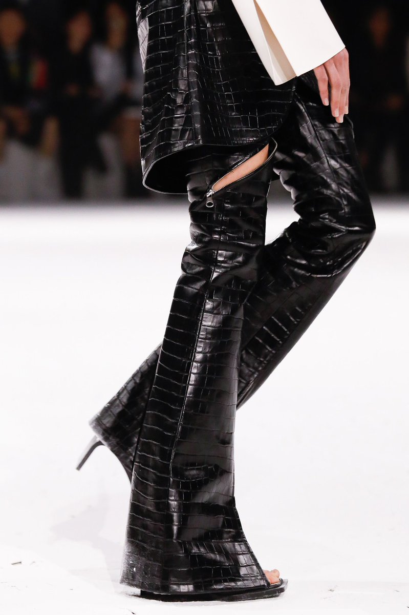 wrkhs's tweet photo. pretty much obsessed with this courreges spring 2024 look https://t.co/ifG5mHm4K4