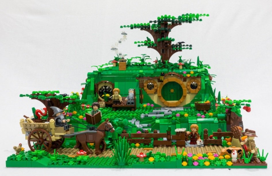 MOC Monday! I seen this "stunning" Lord Of the Rings MOC on BrickWarriors, I couldn't help but share it with the Twitter fam! What's your guys favorite Lego MOC? #Lego #afol #LegoMOC