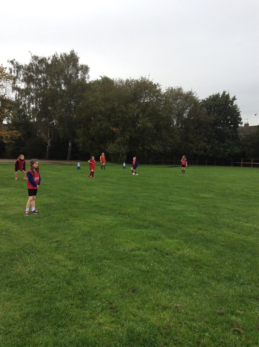 The rain tried to stop us in football club this afternoon, so we discussed positioning and then applied this to our match! Super work girls!⚽️🌟