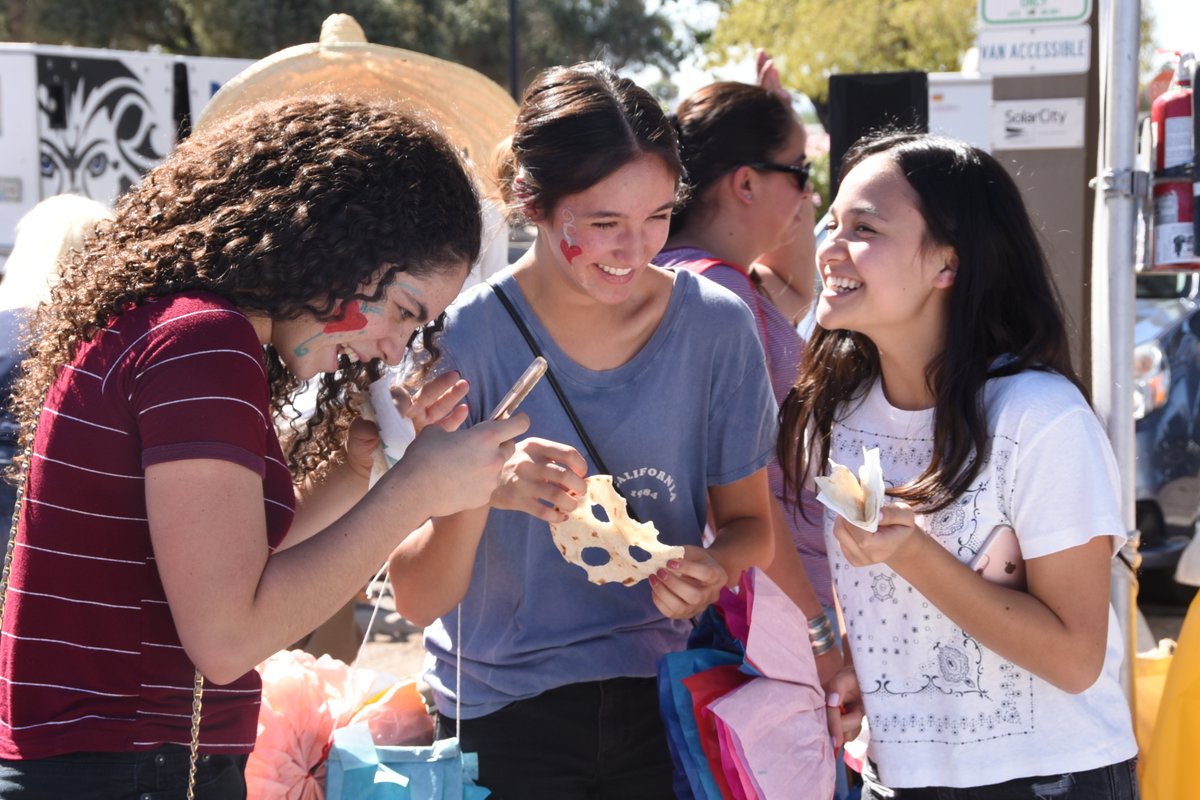 Tempegov's tweet photo. Spend your Sunday afternoon at Tempe Tardeada. This Sunday, enjoy food, music and dancing at the 25th annual festival, from noon to 8 p.m. at the Tempe Community Complex, 3500 S. Rural Road. Details: https://t.co/cD1A4d2431 https://t.co/cPNkfJM7h3