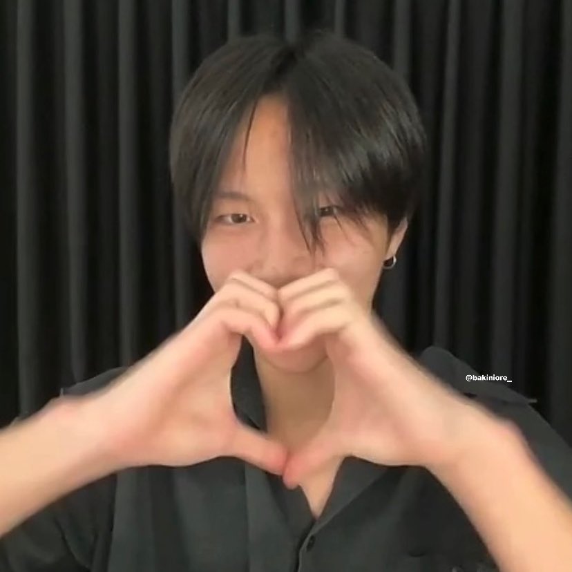 jony jony tweet media