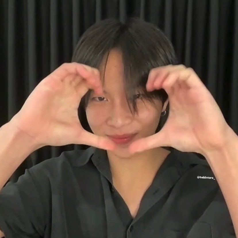 jony jony tweet media