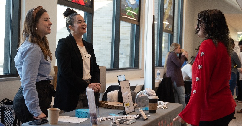 USFFW's tweet photo. Saint Francis students, have you registered for the Business Career Fair this Wednesday (Oct. 4) from 9 a.m. to 1 p.m.?

Meet with prospective employers, enjoy food and refreshments and be entered in a student giveaway!