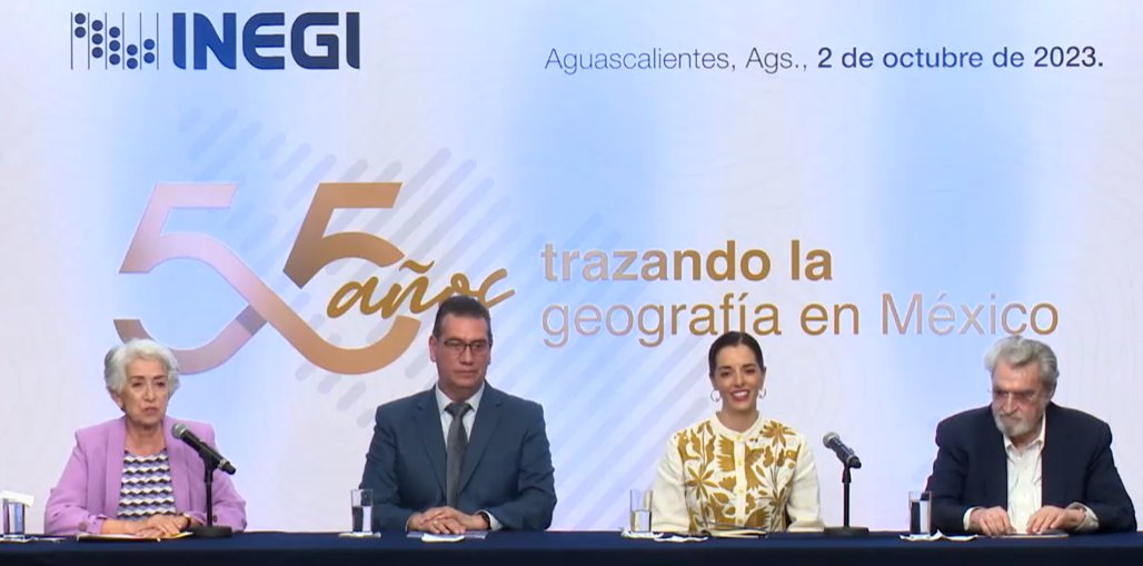 maumarquezCor's tweet photo. “Las empresas no están en cuadros o gráficas, están en el territorio” Rafael Allende, QEPD
Con inicios en CETENAP en 1968, hoy festejamos el aniversario de la Dir Gral de Geografía y Medio Ambiente del #INEGI ¡Felicidades por estos 55 años trazando la geografía de México!
📷INEGI https://t.co/4Vq8DoNgUl