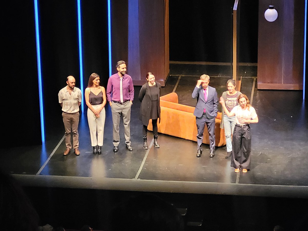 Qué gran obra #Consentimiento en el <a href="/Helenico/">Centro Cultural Helénico</a> Excelentes actuaciones <a href="/MarDeTavira/">Marina de Tavira</a> <a href="/arturo_barba/">Arturo Barba</a> <a href="/danischmidtof/">danielaschmidtof</a> <a href="/poncho_b/">Poncho Borbolla</a> <a href="/adrillabres/">Adriana Llabrés</a> <a href="/juanmabernalch/">Juan Manuel Bernal</a> 👏 Realmente uno sale del teatro pensando sobre "las leyes, la moral, la empatía y la infidelidad", felicidades 🌷