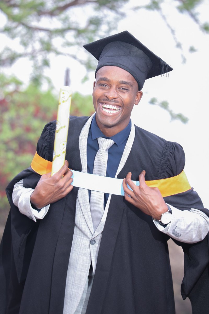 AsHeartArt's tweet photo. Decent • Grateful • Proud 

Mr Khoza's Graduations at the University of Limpopo .

Here's to our client's celebration: Congratulations to you Mr Khoza, we wish you a successful postgraduate journey. 

A's Heart Art, enquiries:
📞: 079 232 6998 
🌐: https://t.co/39S9fnt4RL https://t.co/RtevLNDDRC