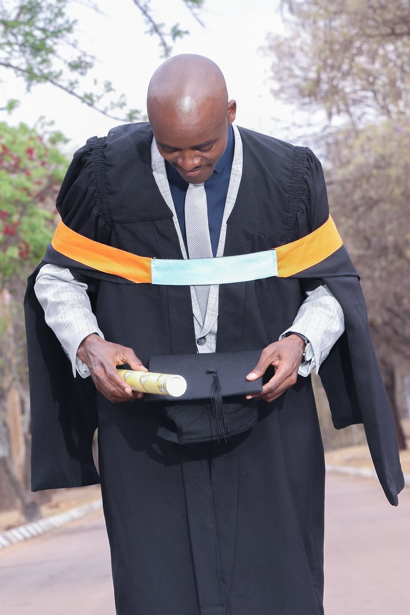 AsHeartArt's tweet photo. Decent • Grateful • Proud 

Mr Khoza's Graduations at the University of Limpopo .

Here's to our client's celebration: Congratulations to you Mr Khoza, we wish you a successful postgraduate journey. 

A's Heart Art, enquiries:
📞: 079 232 6998 
🌐: https://t.co/39S9fnt4RL https://t.co/RtevLNDDRC
