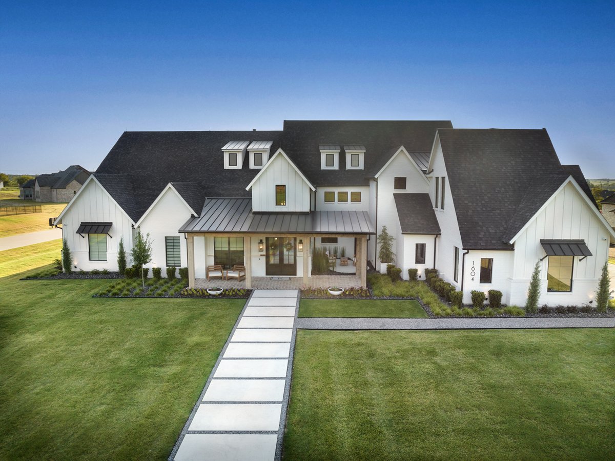 AquaTerraDesign's tweet photo. Front yard meets backyard perfection! Our landscaping game is strong, creating a seamless blend of beauty from the front to the back. Nature's harmony, right at home. 🏡🌳 https://t.co/DL63tVE0FU