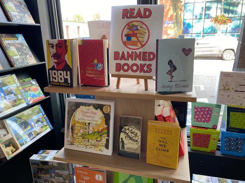 Join UWindsor's Dr. Selinda Berg, Leddy Librarian, as she joins a community panel on the increasingly prevalent practice of banning books. Thursday, Oct 5 at 6:30p.m. in the Hole in the Wall event space, hosted by @river_bookshop Learn more & register: riverbookshop.com/blogs/events/b…