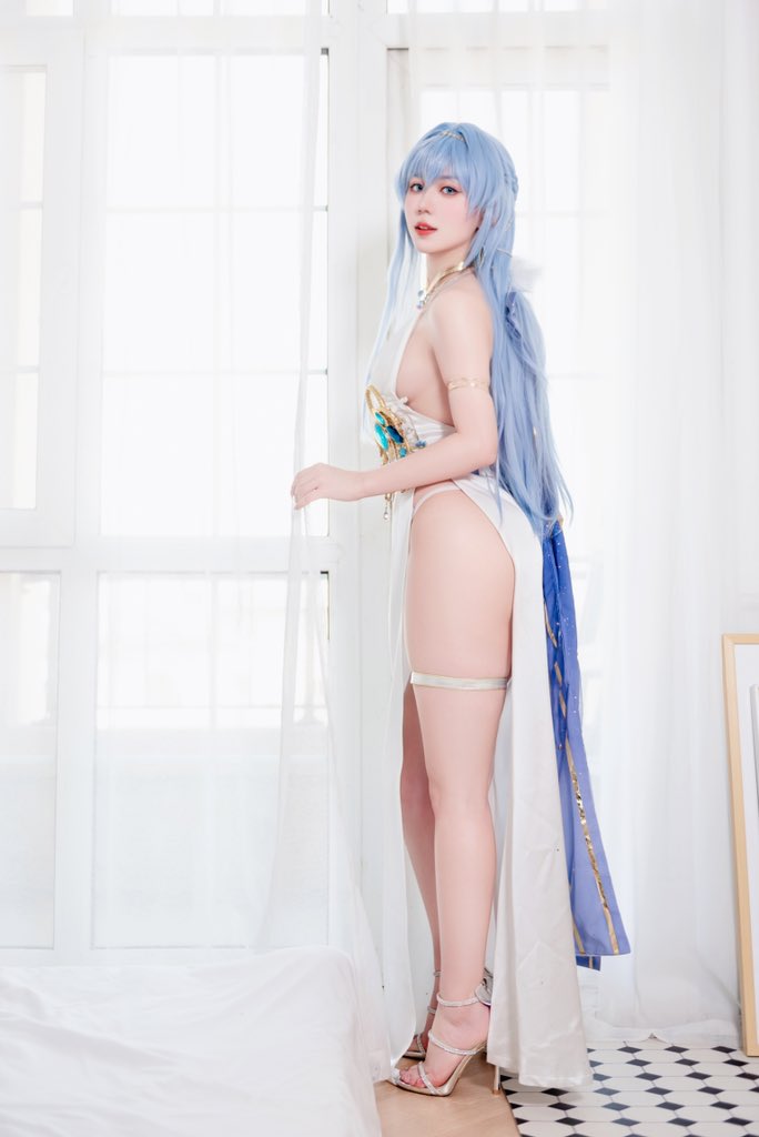 nikkei：胜利女神 海伦礼服
#NIKKE #NIKKEcosplay