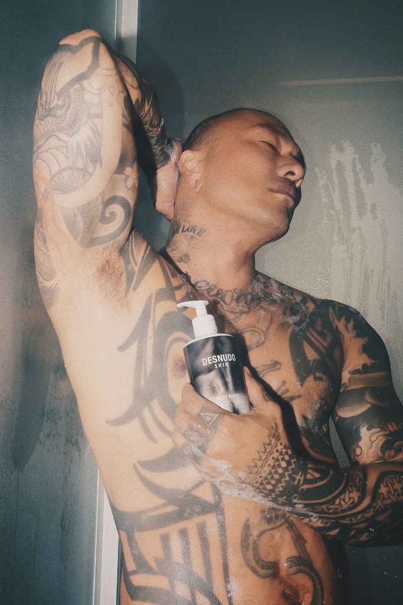 desnudoskin's tweet photo. @DamianXXXDragon featured in #desnudoskin photographed by @oh_dii
Discover full editorial ➡️ https://t.co/kbX3fomeAs #desnudoessentials | #desnudoshop https://t.co/al24P19TJN
