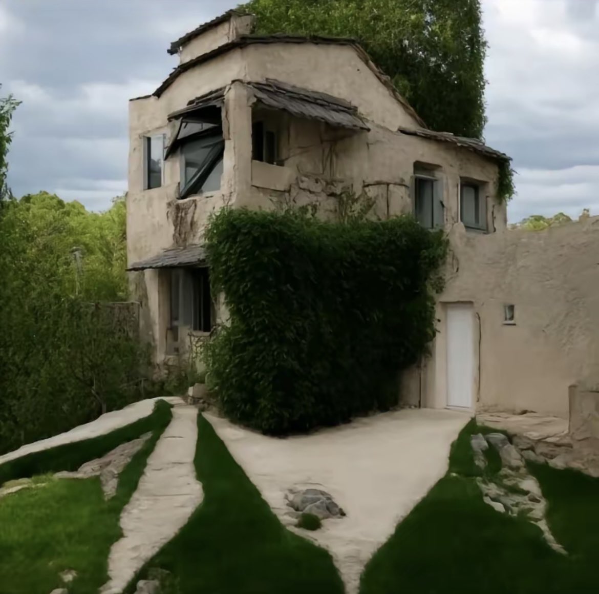 Дража ми је ова кућа него неке друге