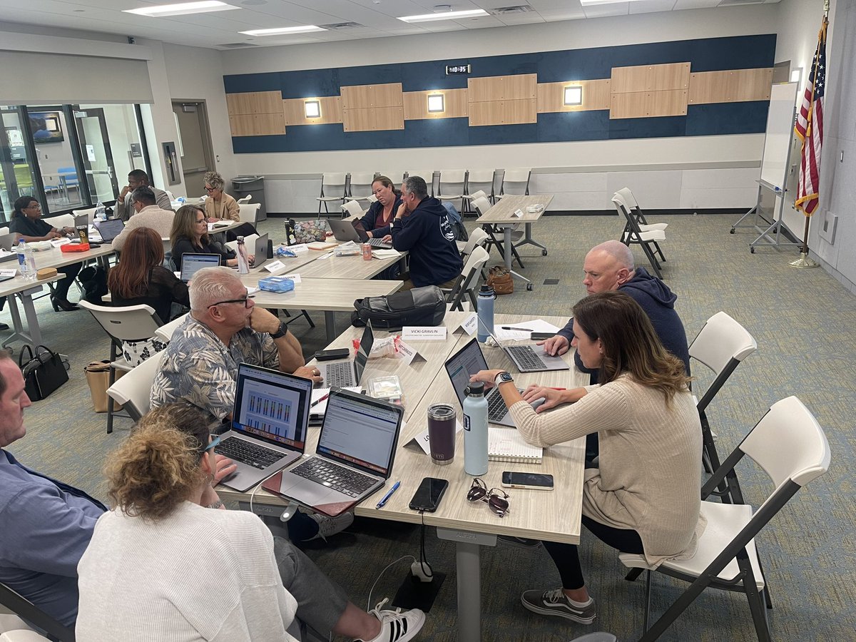 Our @OsideUSD principals are collaborating during our SPSA study hall! We are better together! 💕#destinationoside