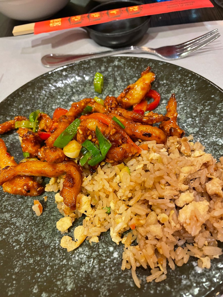 BevThomas252's tweet photo. Amazing Japanese food experience tonight @KerkyraBlue @louishotels  with @garnwen https://t.co/lsHNCtiyRt