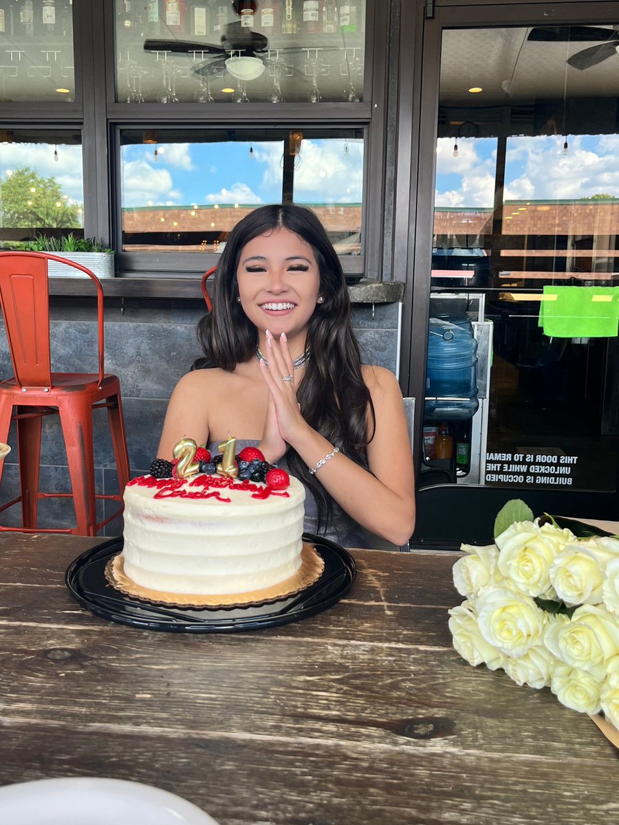 daziaokay's tweet photo. blessed to have come this far & happy about where im heading #21finally https://t.co/x4vjEvWA2H
