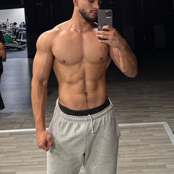 Sending a D pic to everyone who LIKES this post🥵📷#Findom