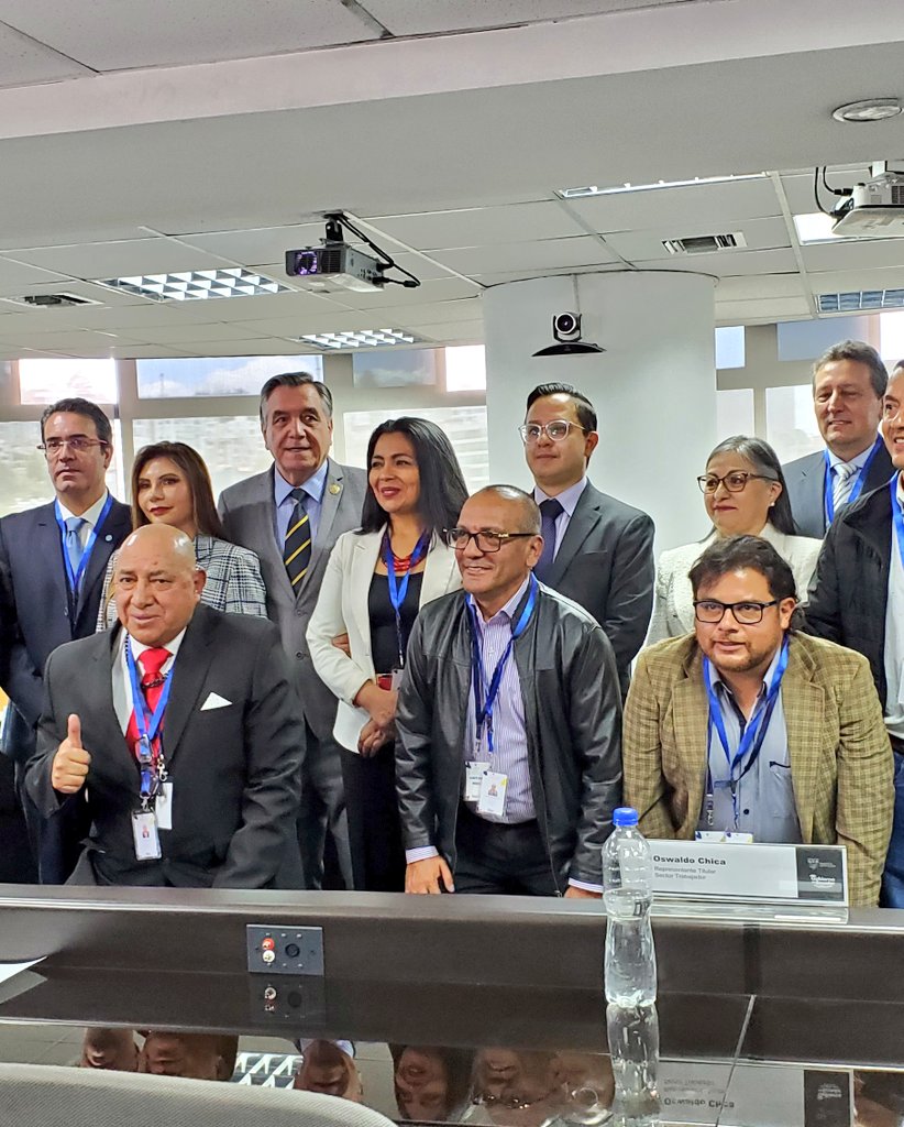 Nuestra compañera <a href="/ArellanoMarce1/">Marcela Arellano Villa</a>, es posesionada como representante de los Trabajadores al Consejo Nacional del Trabajo y Salarios en el <a href="/MinTrabajoEc/">Ministerio del Trabajo Ecuador 🇪🇨</a>

¡La lucha por la vida y el trabajo digno continúa! 🚩

#CeoslEnAccion #Ec #Sindicalismo