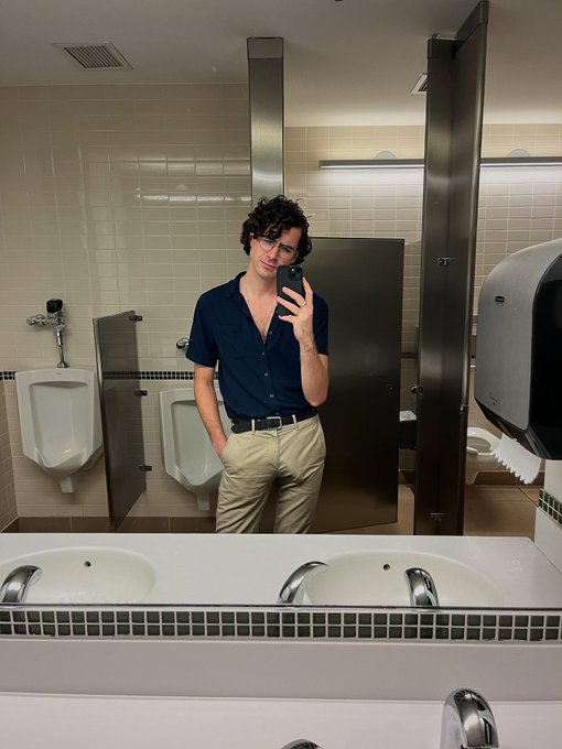 Do you think my coworkers know I&rsquo;m circumcised? ✂️ https://t.co/cZw3dqMML9