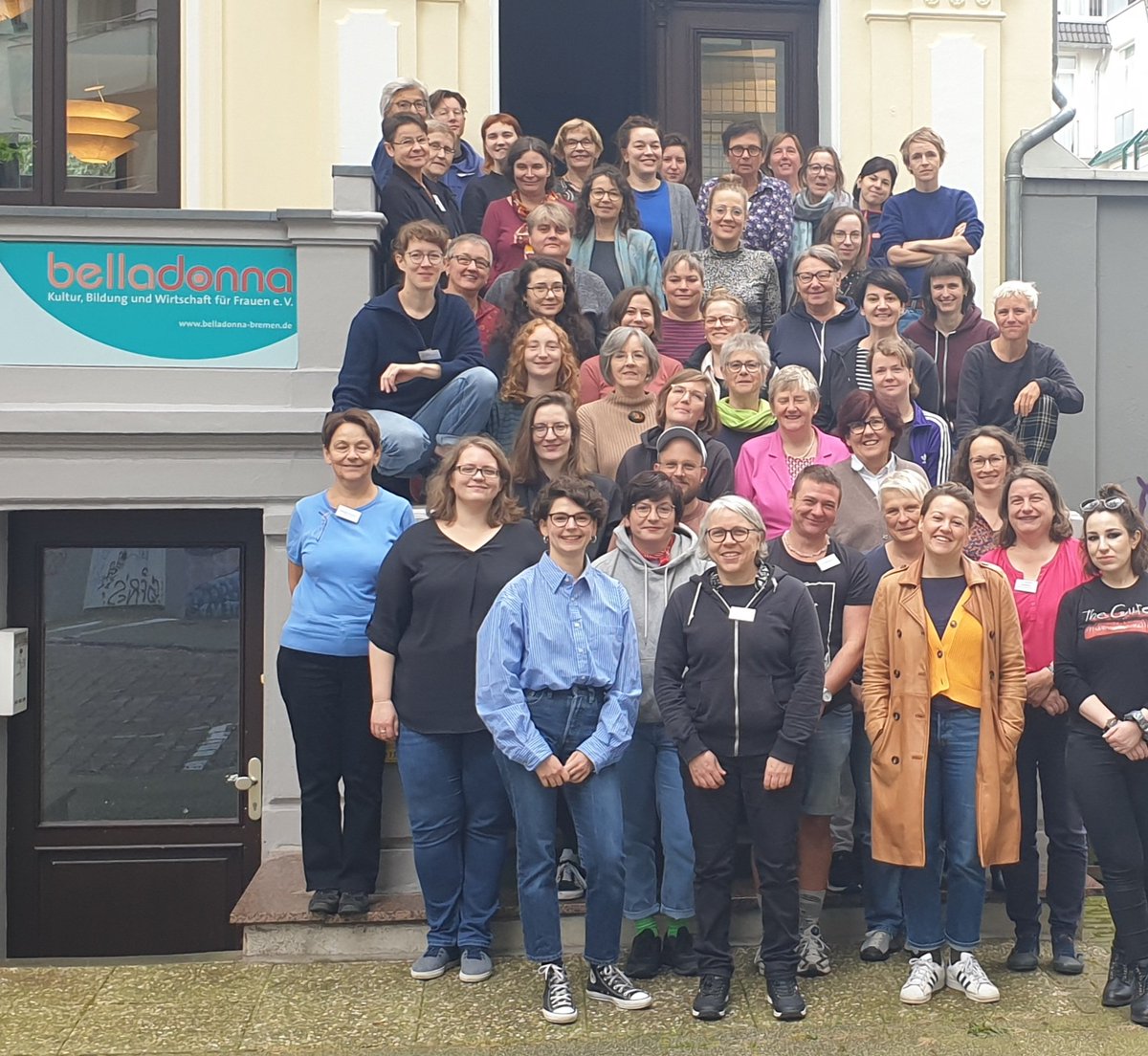 MarenBock's tweet photo. 3 Tage waren 55 TN aus 5 Ländern zu unserer 59ten Archivetagung in Bremen. Es war inhaltlich (Digitalisierung, Datenbanken,Website, FLINTA-Räume etc)u vom Austausch her ein sehr gutes und schönes Treffen.
Wir sind froh,alles gut organisiert u nun geschafft zu haben
@belladonna_HB https://t.co/DB66F8ZIqs