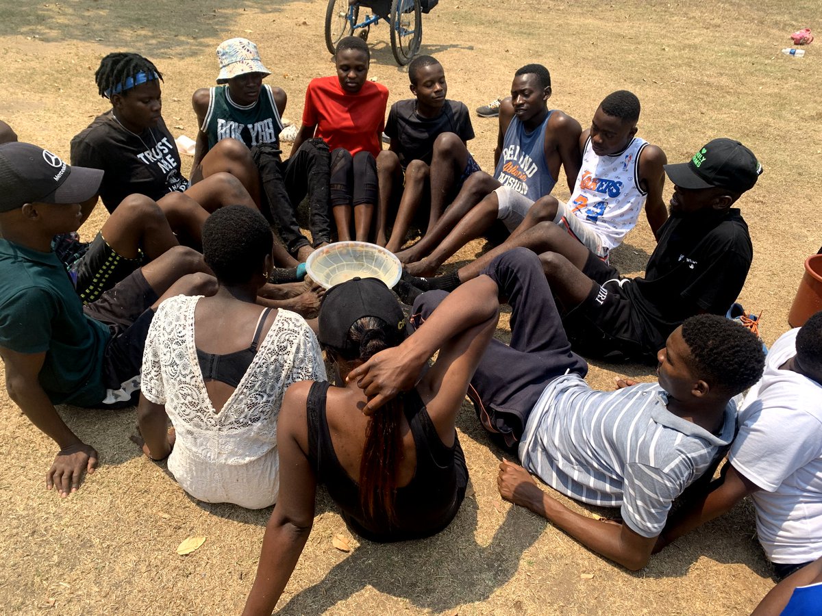 simukaupenye's tweet photo. #Day1 #MusiciansBootCamp
SIYA is excited to bring together 30 Best Musicians for a 3-Days BootCamp where they are being trained on vocals, use of social media and how best they can improve their career. #SIYA2023 #SRC4SDGs  supported by @culturefundzim @euinzim https://t.co/Z0H8GDFRnJ