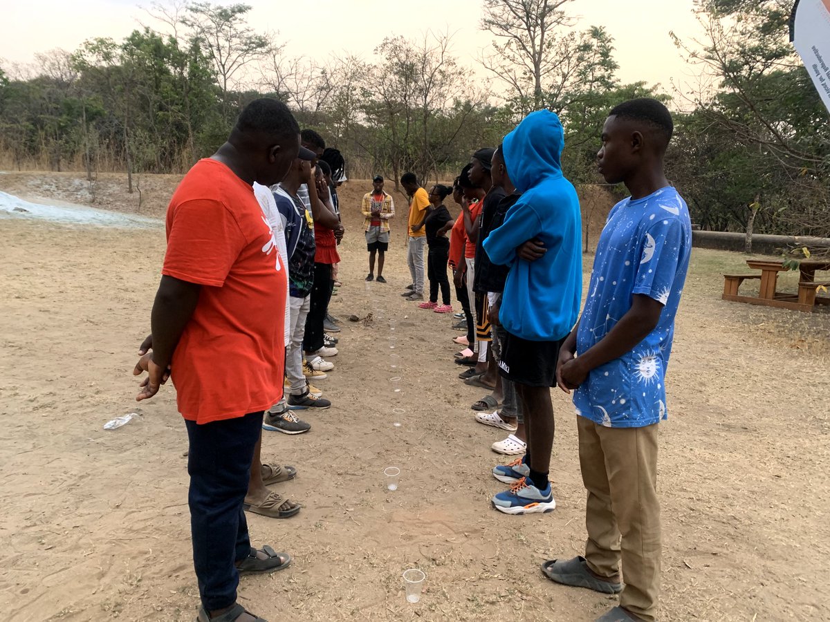simukaupenye's tweet photo. #Day1 #MusiciansBootCamp
SIYA is excited to bring together 30 Best Musicians for a 3-Days BootCamp where they are being trained on vocals, use of social media and how best they can improve their career. #SIYA2023 #SRC4SDGs  supported by @culturefundzim @euinzim https://t.co/Z0H8GDFRnJ
