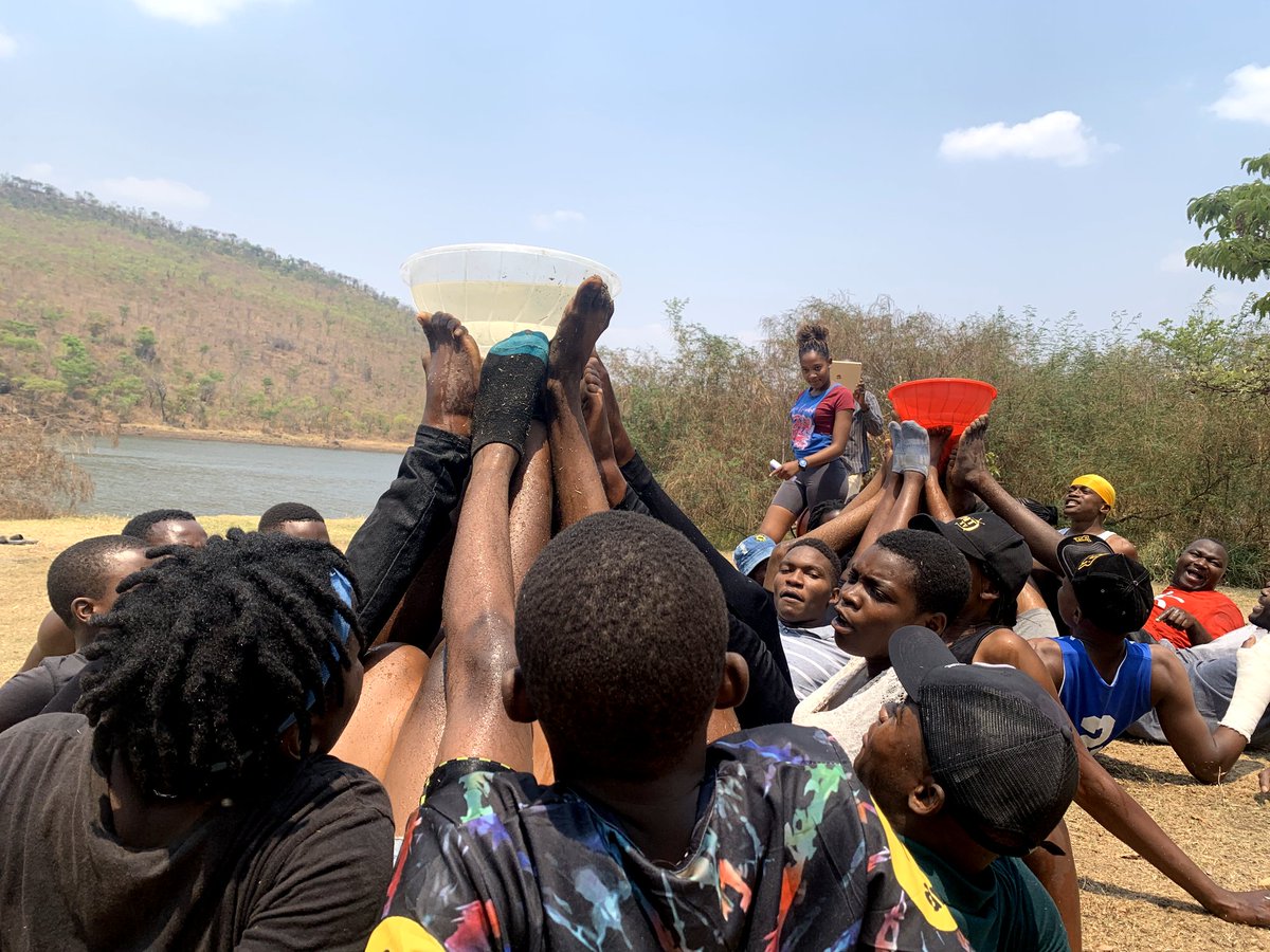 simukaupenye's tweet photo. #Day1 #MusiciansBootCamp
SIYA is excited to bring together 30 Best Musicians for a 3-Days BootCamp where they are being trained on vocals, use of social media and how best they can improve their career. #SIYA2023 #SRC4SDGs  supported by @culturefundzim @euinzim https://t.co/Z0H8GDFRnJ