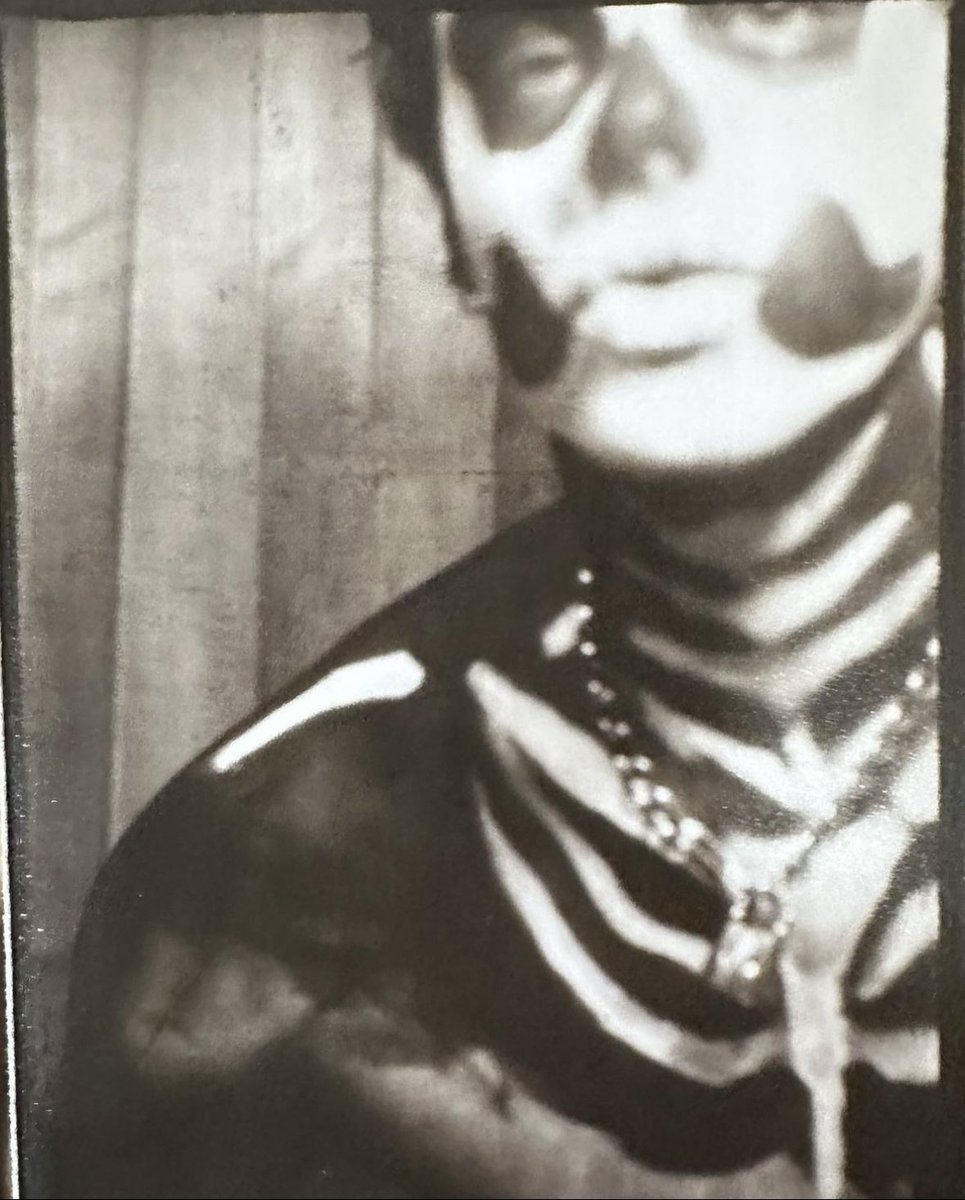 yungbludES's tweet photo. “no estoy roto. solo un poco deprimido… ☠️☠️”
@yungblud via Instagram post
#yungblud #bhc https://t.co/RuLpycMwWu