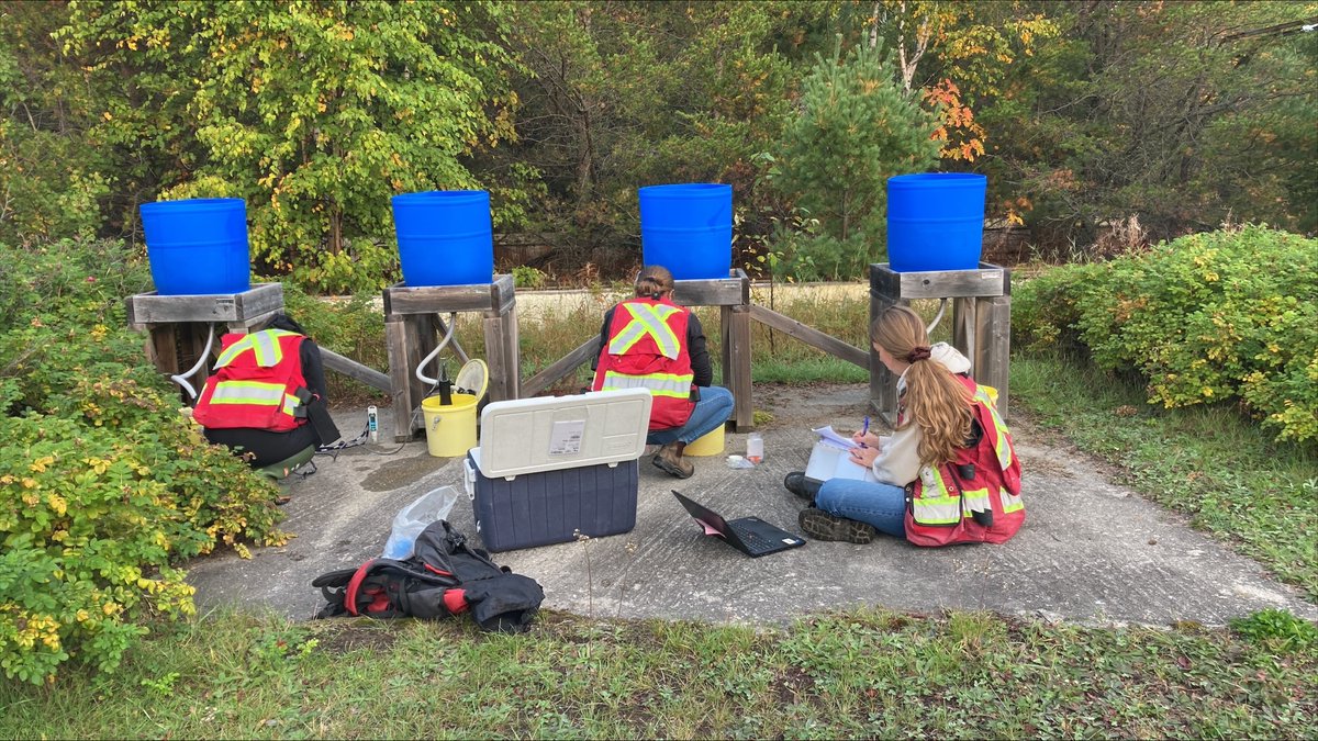 NexGoldMining's tweet photo. We are advancing the Goliath Gold Complex in Northwestern Ontario! As a part of our ongoing geochemistry studies, our Environmental team was collecting leachate samples.
#Environmental #Gold #Mining #GoliathGoldComplex #Ontario #Canada #Geochemistry #TML #TSRMF https://t.co/AmA7VIIKdN