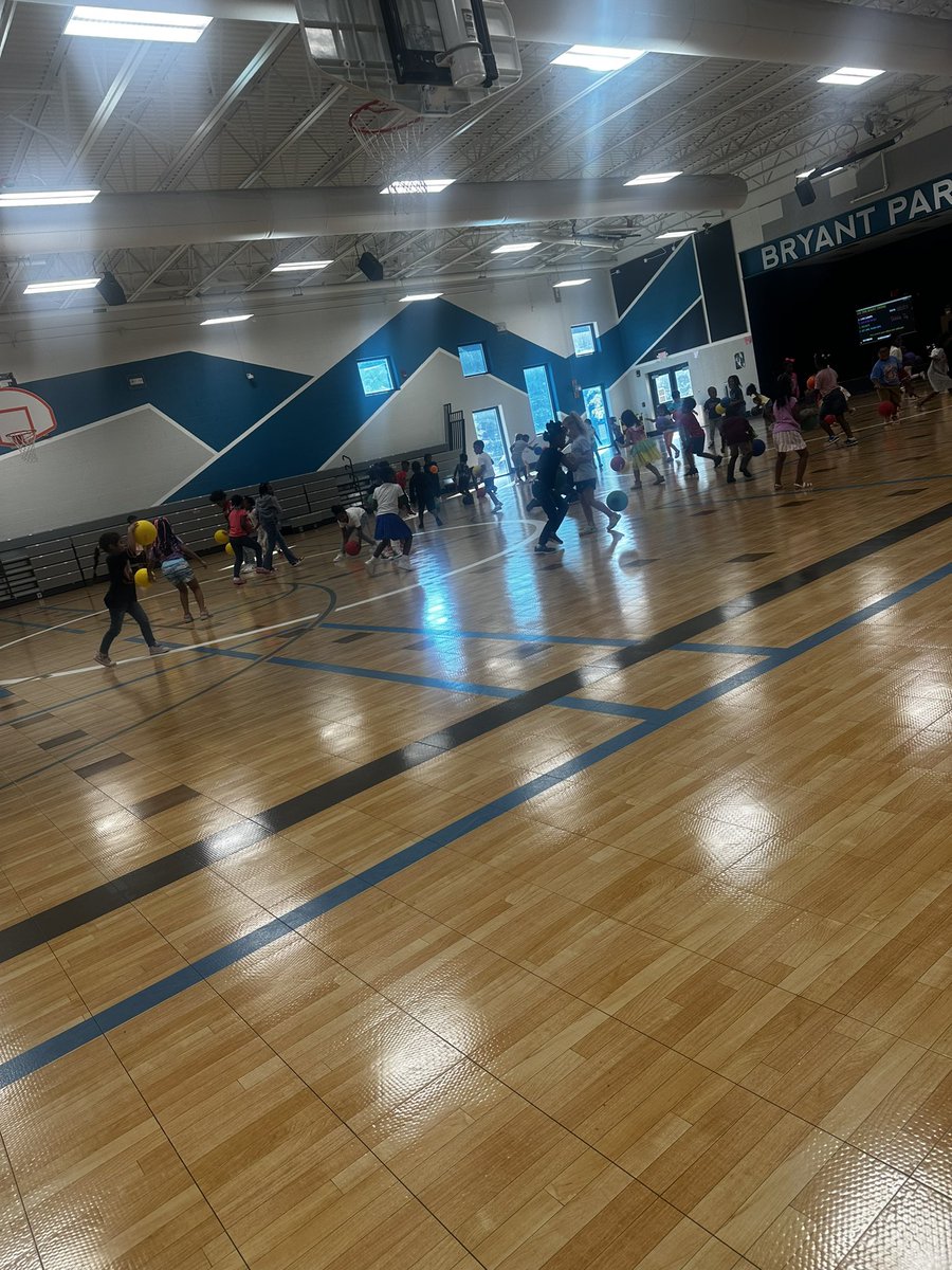 MSeayMAE's tweet photo. Dribbling while trying to knock away my friend’s ball is hard. @coachkpstarling @NathanRizzo6 @DrSlaughter18 @BPESArtsAcademy #BPInspired https://t.co/t3xKfCAU6X