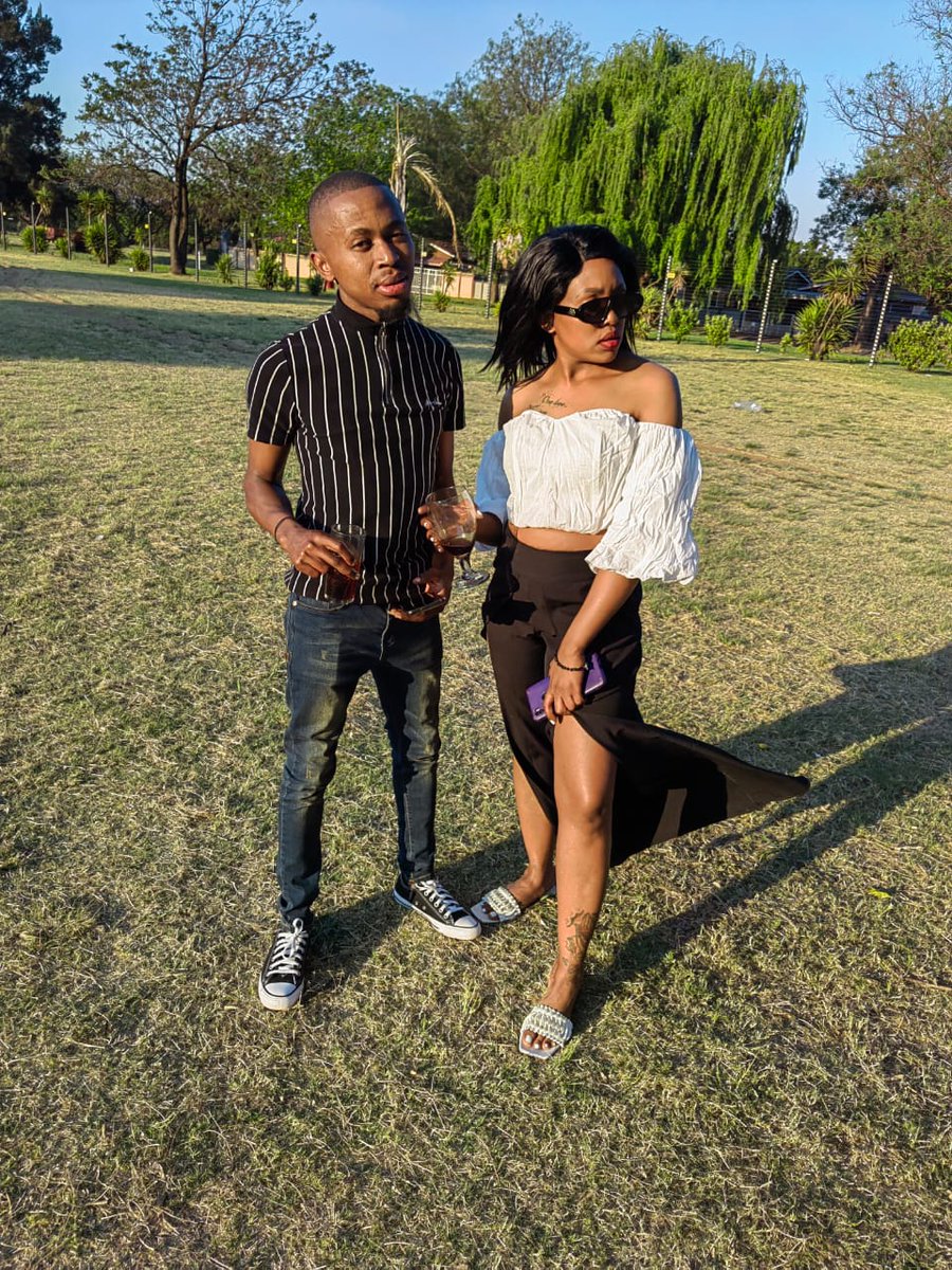 GamedeSeun's tweet photo. @RealMrumaDrive @Kgothatsa_RSA @RealMrumaDrive Please remove her from the pic big bro. I just need it just by myself 🙏 Please https://t.co/lrJ5K35cqR
