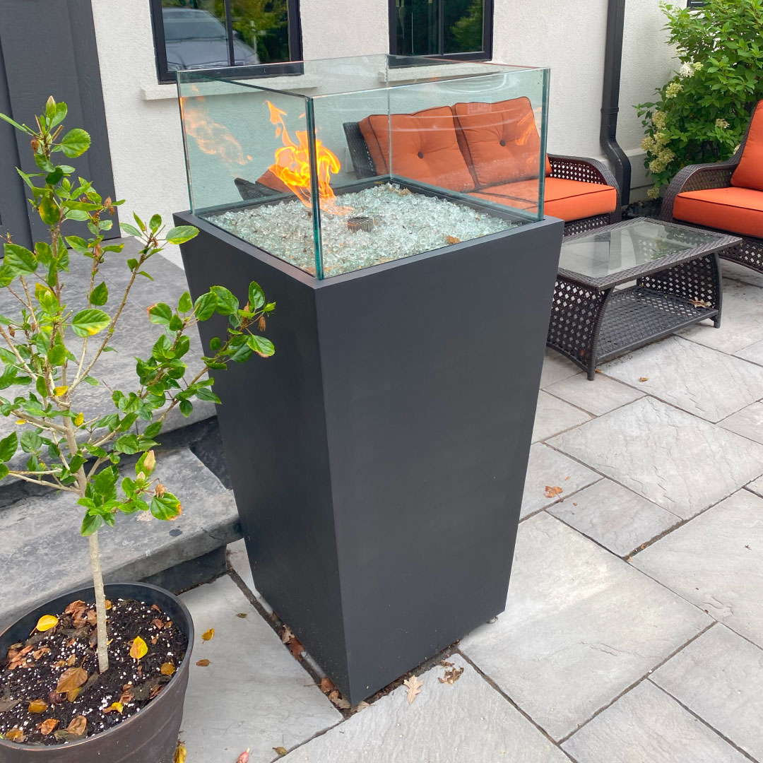 Acucraft's tweet image. 🔥 It may be fall but we're obsessing over these outdoor torch pedestals! 🍁🍂

#fallfire #outdoorfire #torchpedestals #entrywaydesign #outdoordesign #firefeatures #fallfeels #mondayinspo