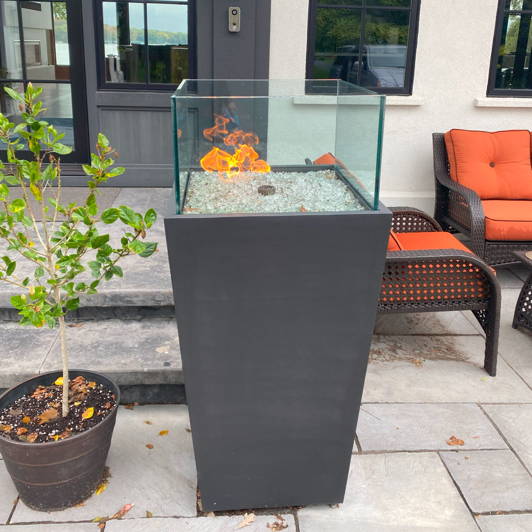 Acucraft's tweet image. 🔥 It may be fall but we're obsessing over these outdoor torch pedestals! 🍁🍂

#fallfire #outdoorfire #torchpedestals #entrywaydesign #outdoordesign #firefeatures #fallfeels #mondayinspo