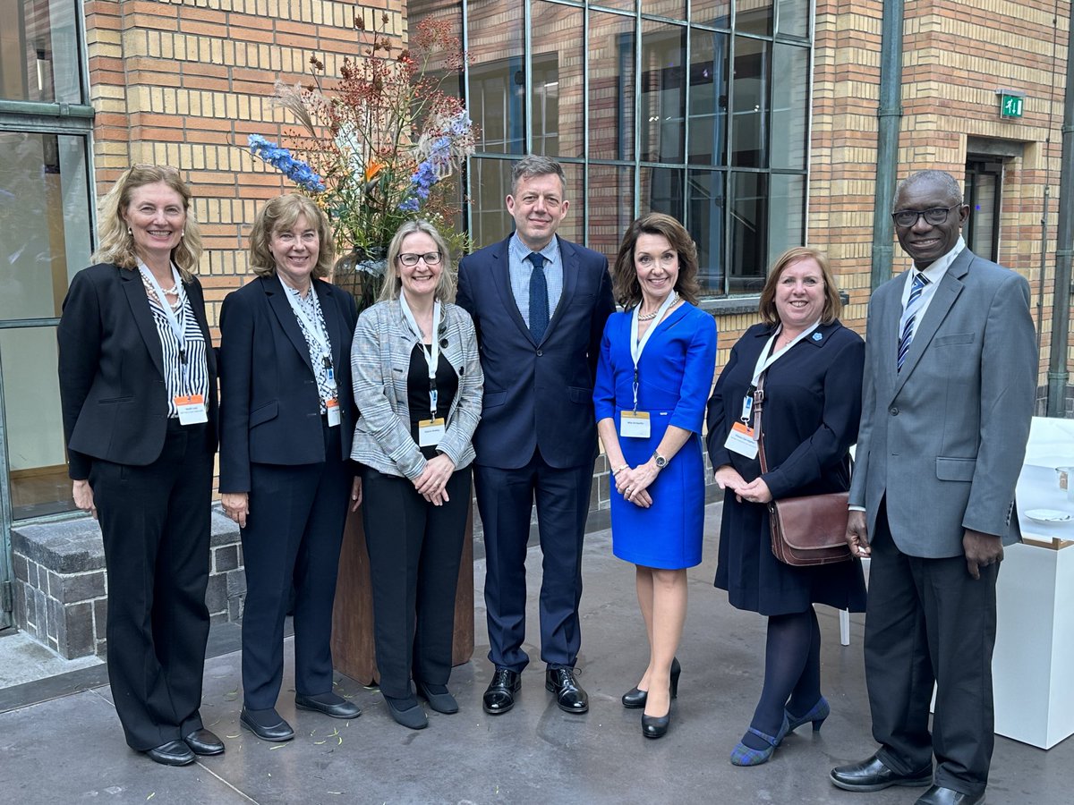 Members of the Global Council on Brain Health (Governance, issue experts and liaisons) ⁦@WorldDementia⁩ Council and Ministerial meeting hosted by the ⁦@MinVWS⁩ at The Kuntsmuseum at the Hague #DefeatingDementia conference