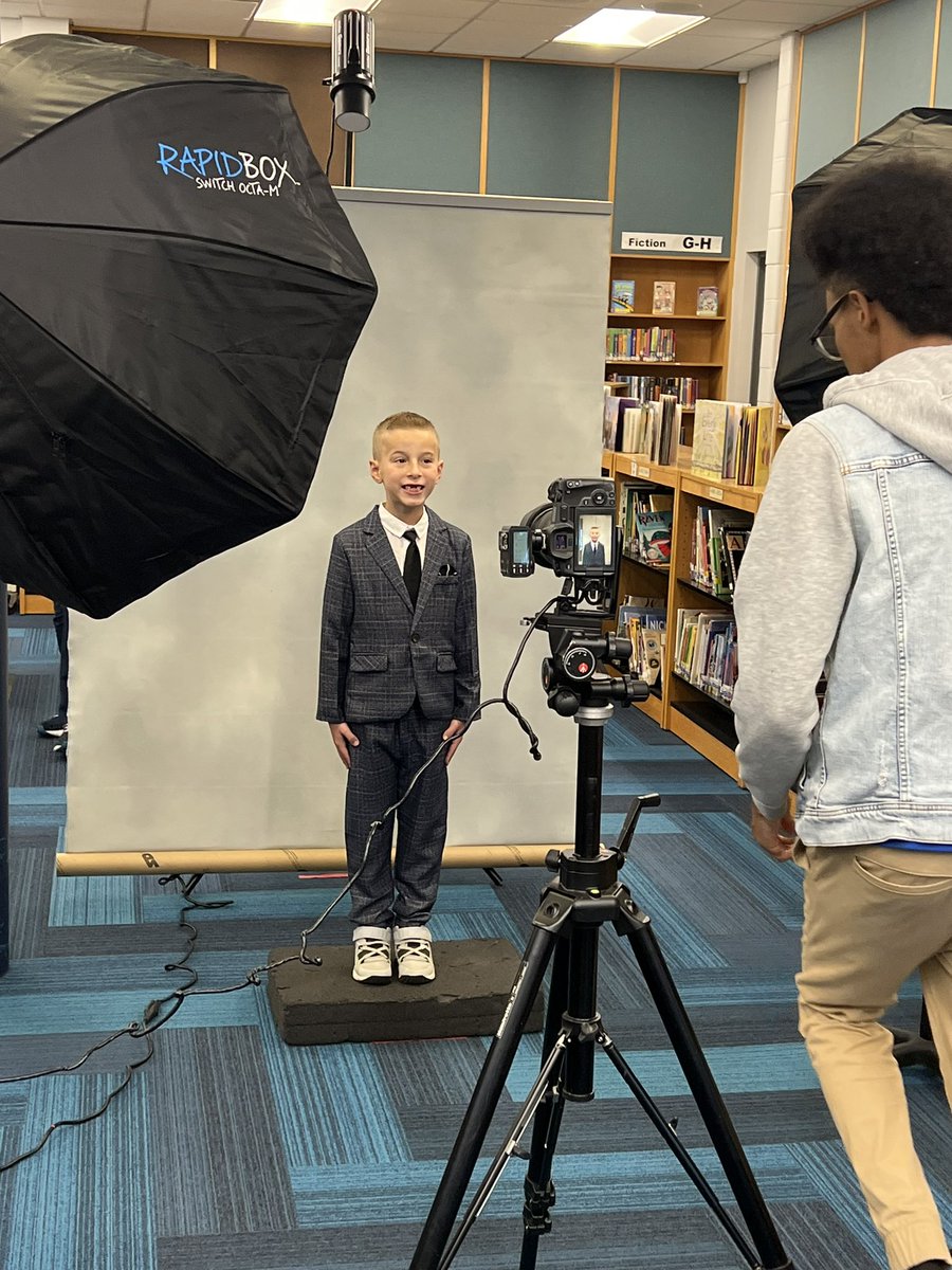 PattengillEl's tweet photo. Picture Day fun at Pattengill! https://t.co/7BOK6Pl73m