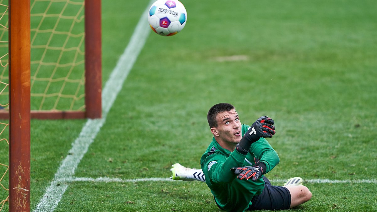 werderbremen's tweet photo. Spyros #Angelidis 🇬🇷 wird vom 9.-18. Oktober mit der U19 Griechenlands im Rahmen eines Freundschaftsspielturniers in Zagreb auf Kroatien und Estland treffen. 

#Werder https://t.co/JKOm0VE2Vg