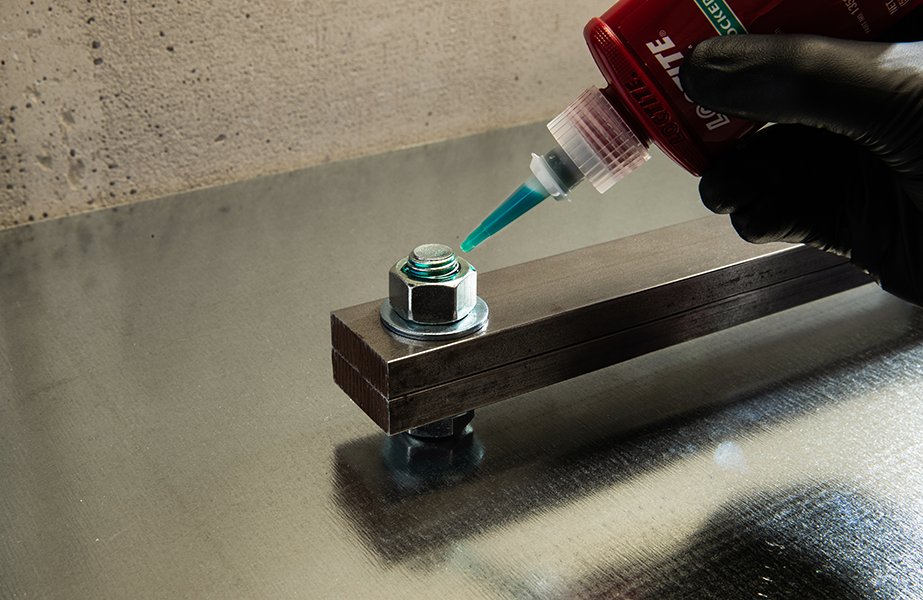 FastenerEng's tweet photo. What are the common mistakes when choosing a threadlocker? https://t.co/FDwda9XdBK #Adhesives #ThreadLocker #Fastening #FastenerEngineering https://t.co/gTBll3BdjF