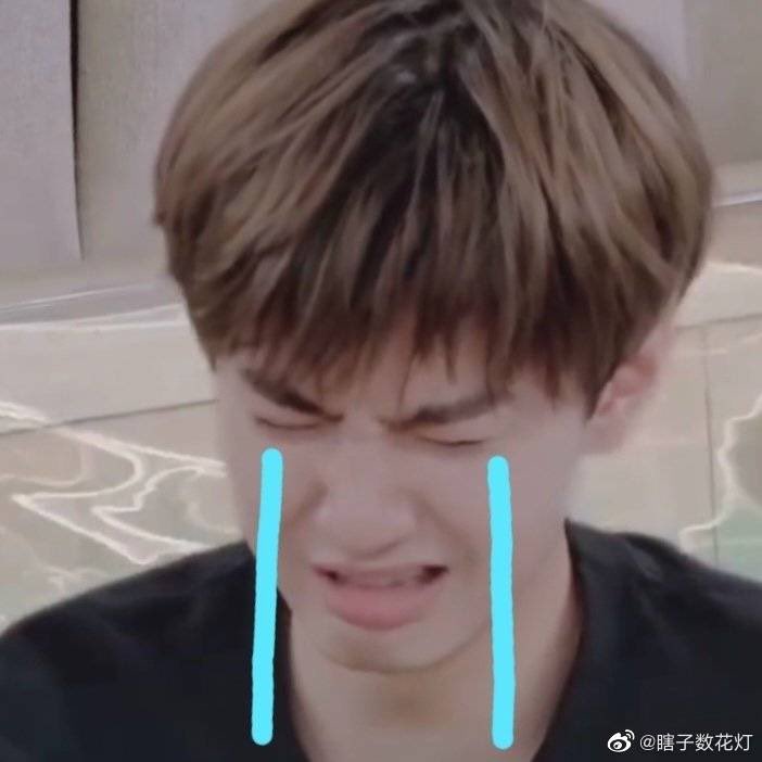 czy1029scorpio's tweet photo. I want to request to all 

From now on , if you see any filming setting leaks of < The White Olive Tree > , please don’t spread it . Just keep yourself . It will affect the drama crew . So , please be confidential before releasing official materials 

#ChenZheyuan #LiangJie https://t.co/n5nCvcFT4E