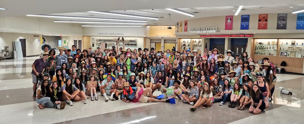 A homecoming tradition! Class of 2024 Tacky Tourists.