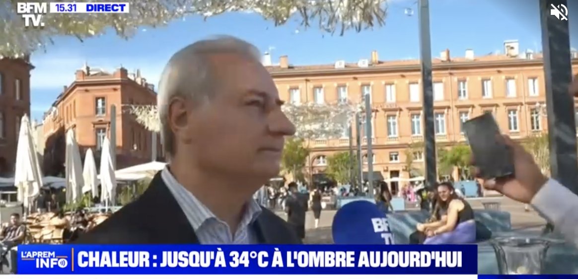 tcabarrus's tweet photo. Pour lutter contre la #chaleur (34 degrés cet après-midi du 3 octobre!), le maire de #Toulouse, #JLMoudenc tente une expérience en installant des ombrières sur les places, ce qui devrait permettre de descendre la température de 4 ou 5 degrés. https://t.co/hoEavP2Kuy