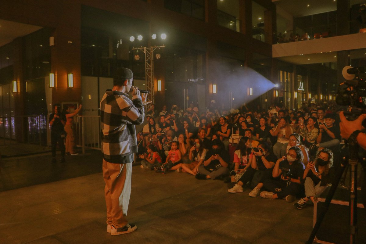 cornerstone_ofc's tweet photo. More snaps of @mceins performing at the Parq Jam concert 📸
📍Parqal, Aseana City | Sep. 30, 2023
#MCEinstein
#CornerstoneArtist
#ParqJam https://t.co/jP1lf4qJYV