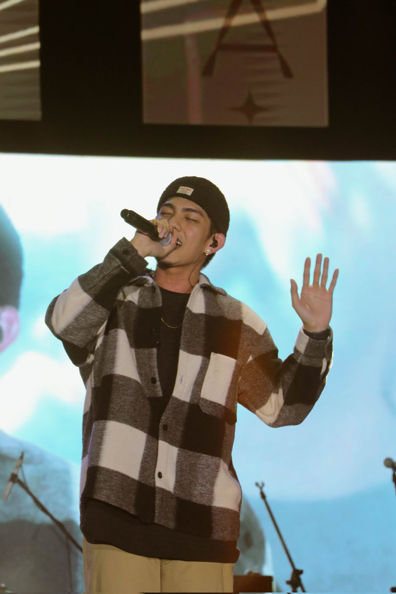cornerstone_ofc's tweet photo. More snaps of @mceins performing at the Parq Jam concert 📸
📍Parqal, Aseana City | Sep. 30, 2023
#MCEinstein
#CornerstoneArtist
#ParqJam https://t.co/jP1lf4qJYV