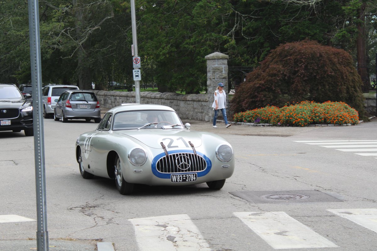 OctaneJames's tweet photo. Nothing to see here, just your completely normal everyday run of the mill #sundayspot.
#W194 #gullwing #lemanswinner #ontheroad https://t.co/SMZahOXu1y