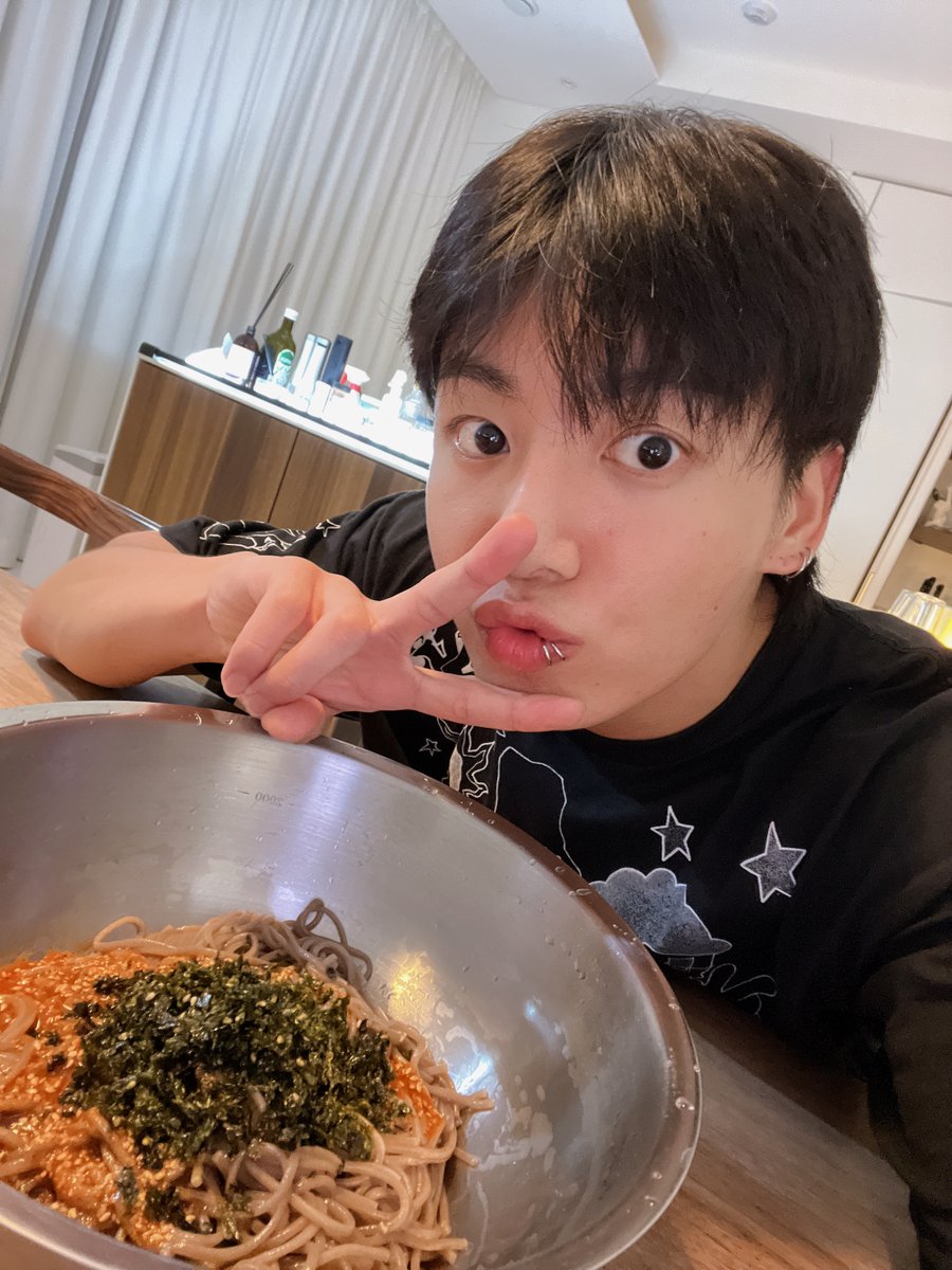 _candyclover's tweet photo. [JK🌟] จะกินให้อร่อยเลยครับ ฮิ ๆ ๆ ๆ ๆ ๆ ๆ ๆ ๆ

https://t.co/Sr4qWulyyx https://t.co/d0Am9leBVS