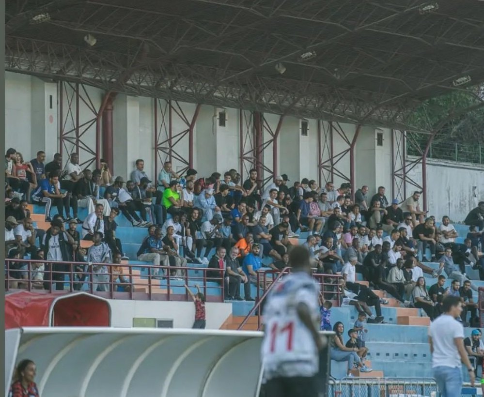 Pablo11Kun's tweet photo. Stade Clerville https://t.co/7gATIPU58a