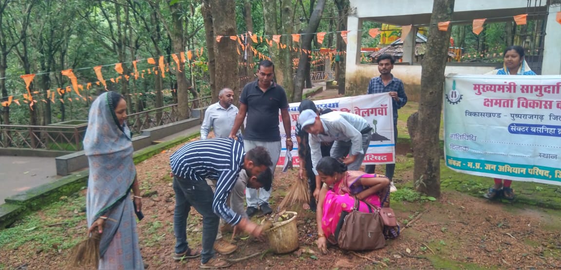 anudcjapgmail's tweet photo. #स्वछताहीसेवाअभियान भगवान श्री गणेश मंदिर धरहर पुष्पराजगढ़ जिला अनूपपुर । @swachhbharat  @CMMadhyaPradesh @MP_JanAbhiyan @narendramodi ji https://t.co/pPsiFLo0Bo