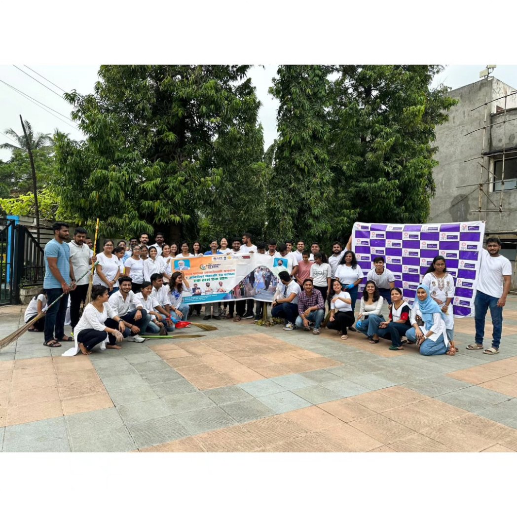 SiescomsNerul's tweet photo. SIES Management Institutes celebrated Gandhi Jayanti on Monday, October 2nd, by planting trees and organizing a cleanliness drive to create a cleaner and greener environment for everyone.

#SIESSBS #SIESCOMS #TreePlantation #CleanlinessDrive #GandhiJayanti
#GreenEnvironment https://t.co/VuNdokzxSS